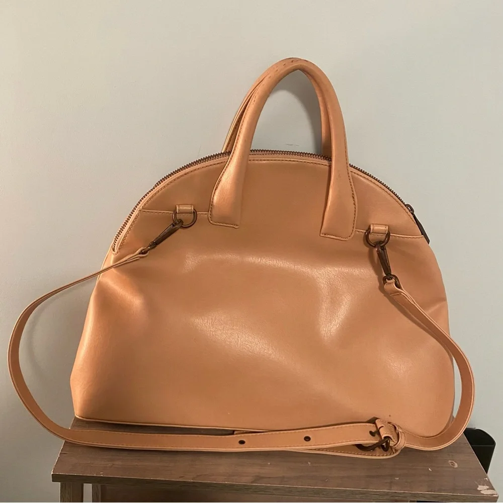 Matt & Nat Hand Bag Crossbody Purse Tote Camel/Beige Vegan Leather Shoulder Bag